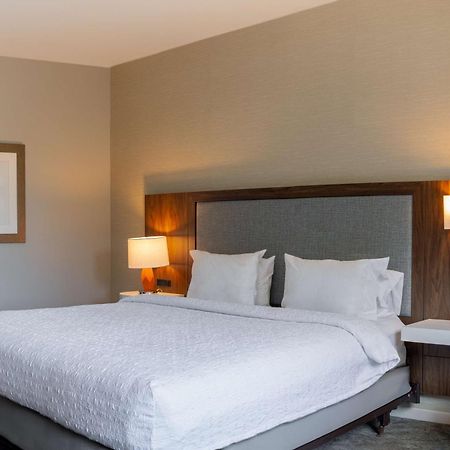 Hampton Inn & Suites Берне Экстерьер фото