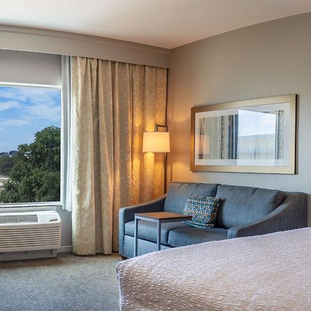 Hampton Inn & Suites Берне Экстерьер фото