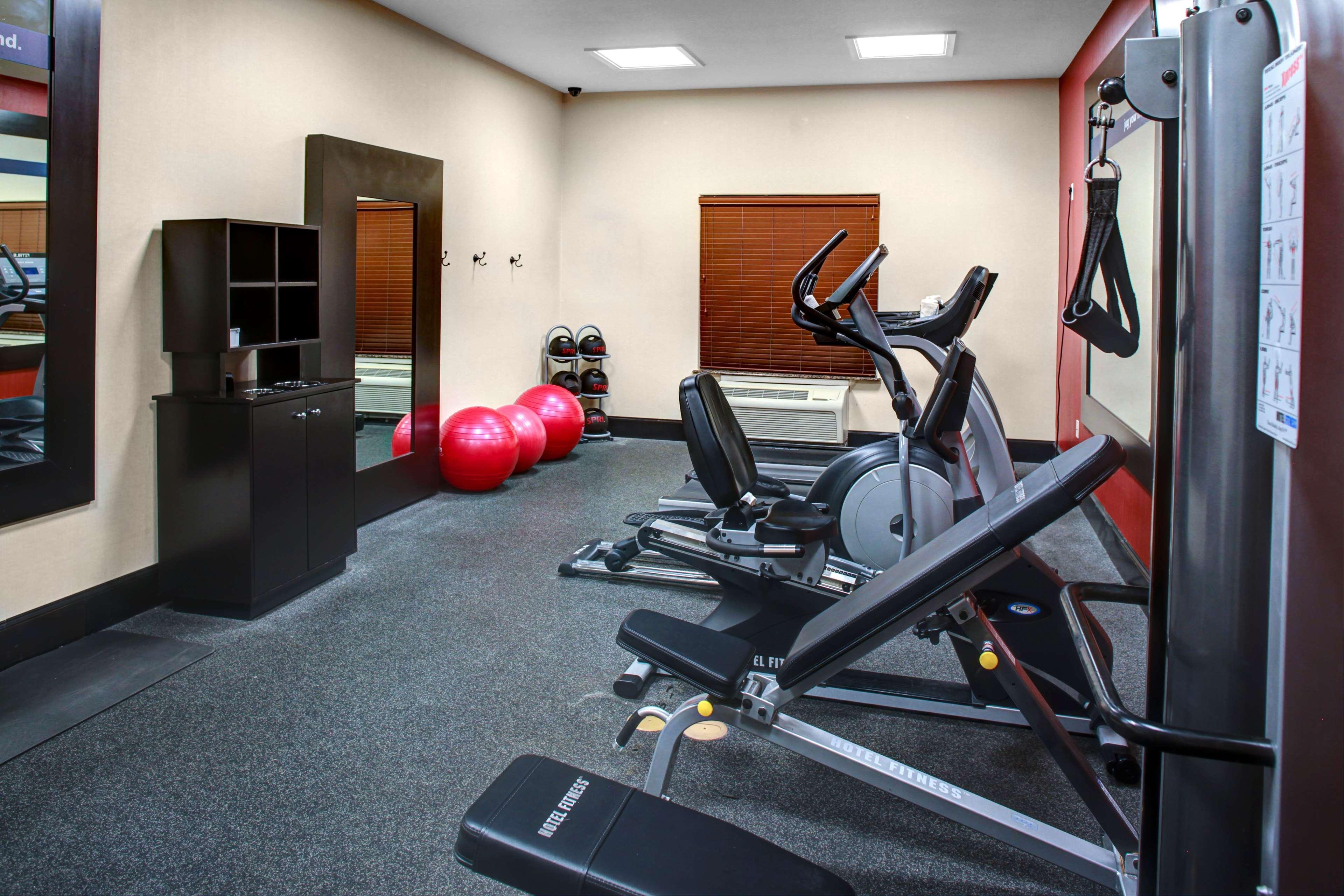Hampton Inn & Suites Берне Экстерьер фото