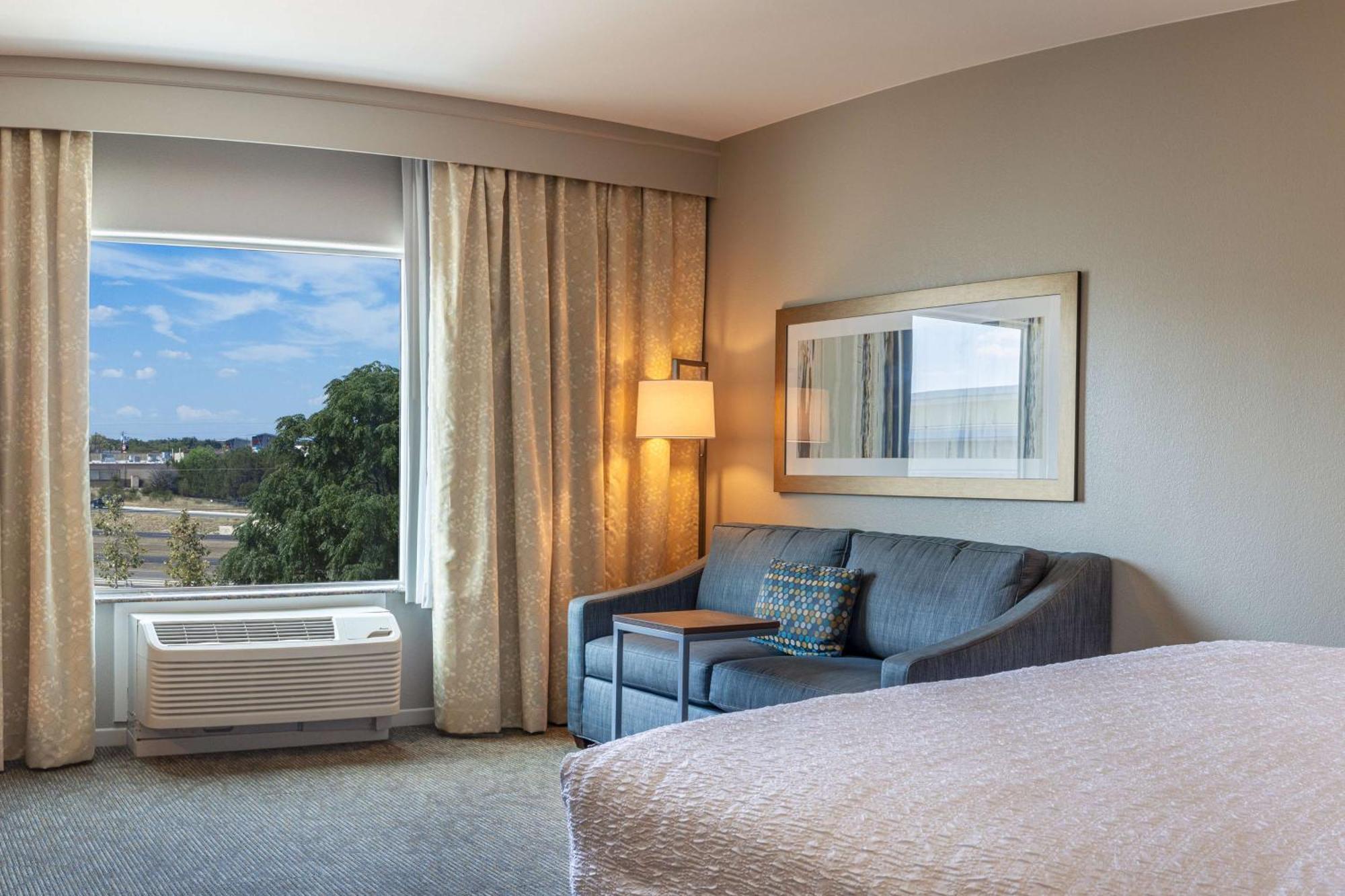 Hampton Inn & Suites Берне Экстерьер фото