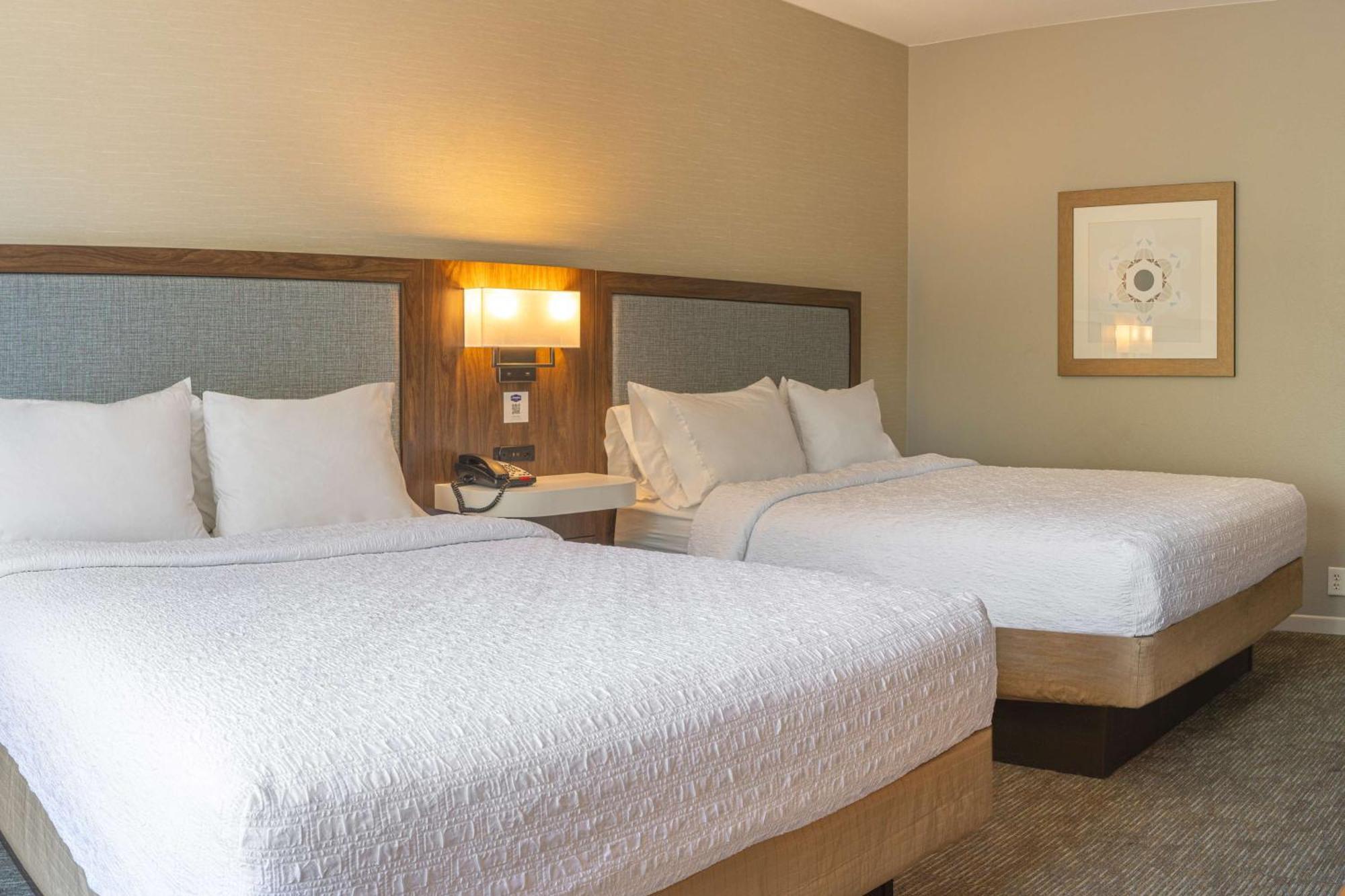 Hampton Inn & Suites Берне Экстерьер фото