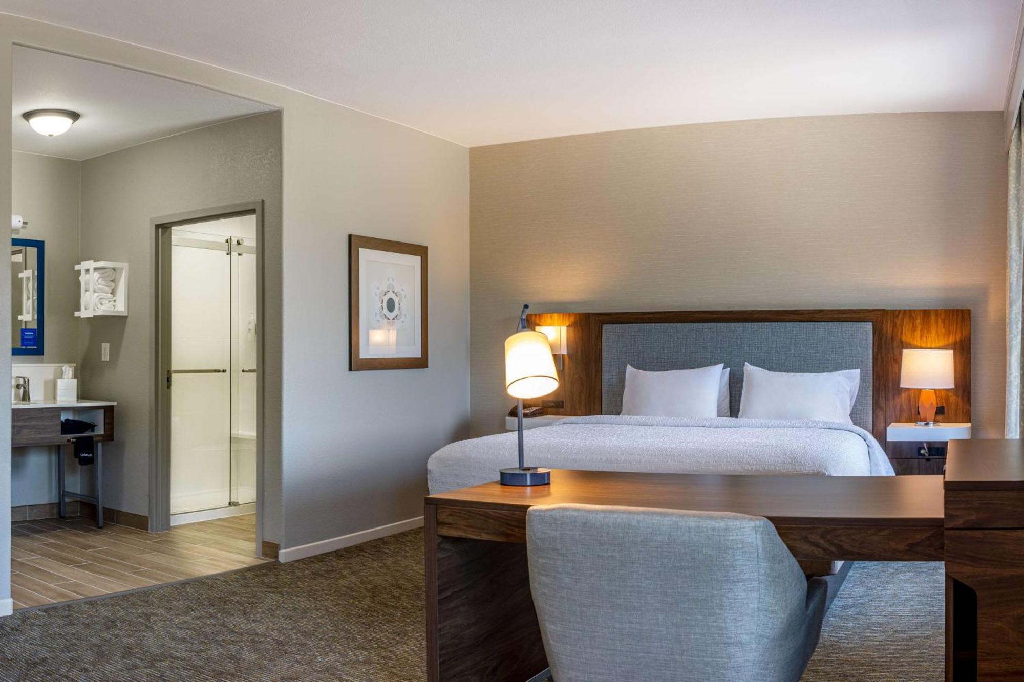 Hampton Inn & Suites Берне Экстерьер фото