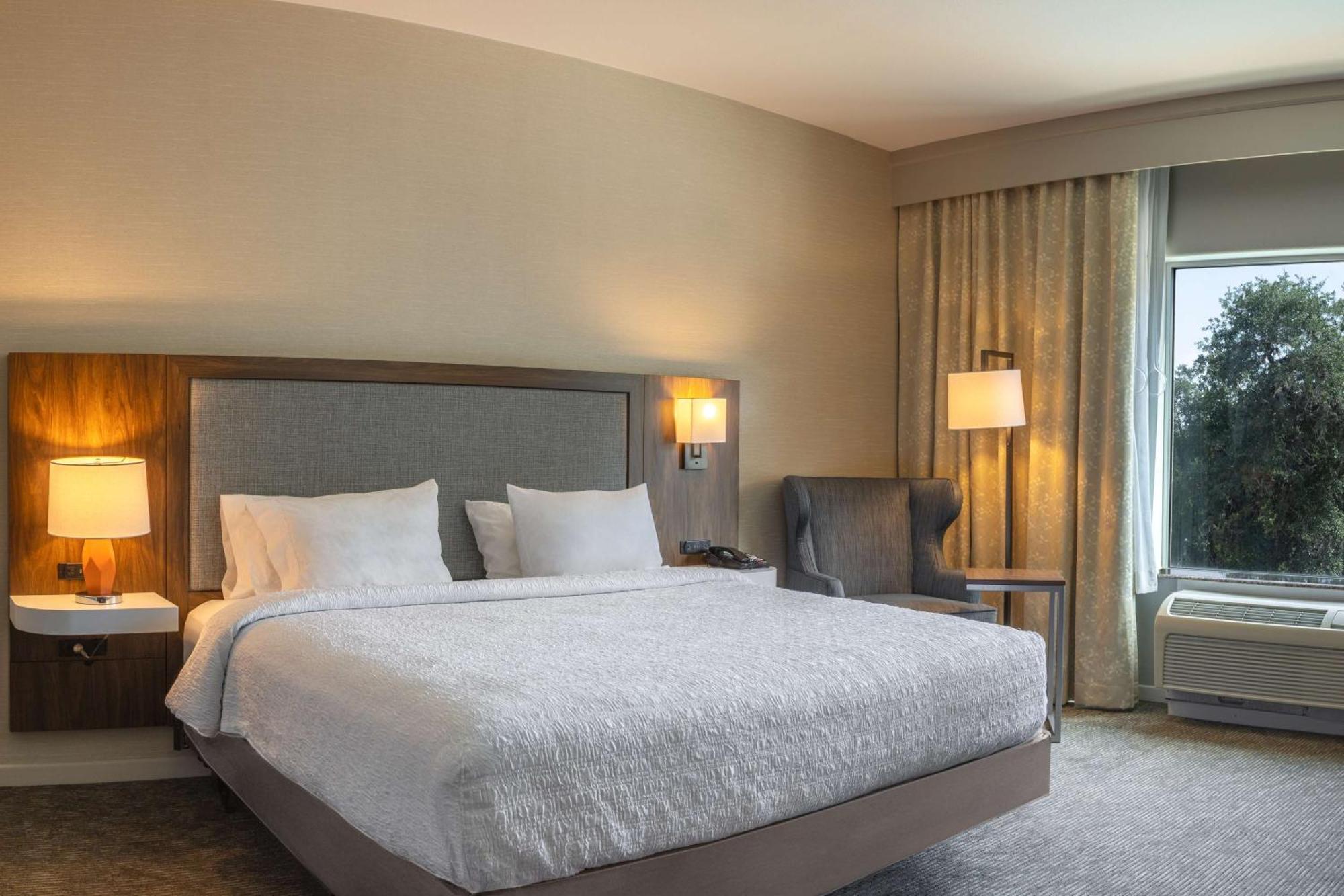 Hampton Inn & Suites Берне Экстерьер фото
