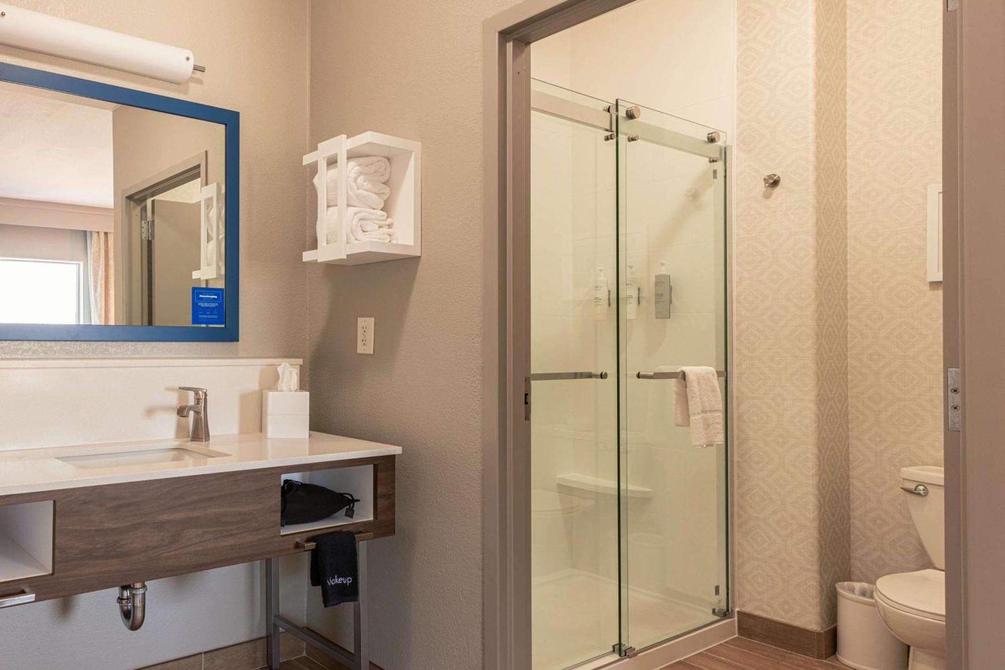Hampton Inn & Suites Берне Экстерьер фото