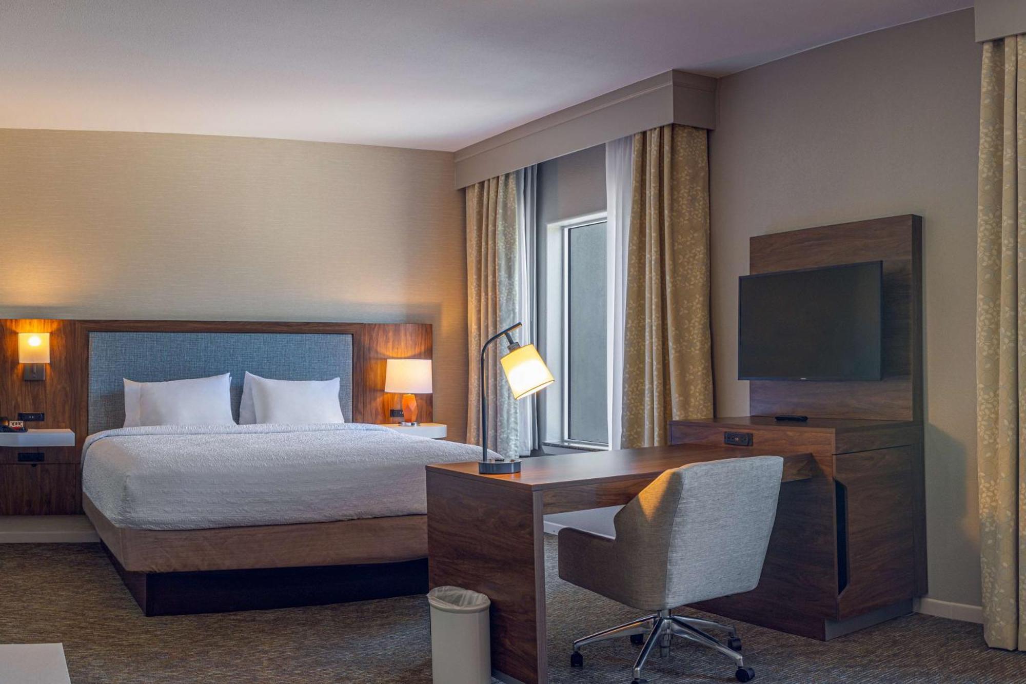 Hampton Inn & Suites Берне Экстерьер фото
