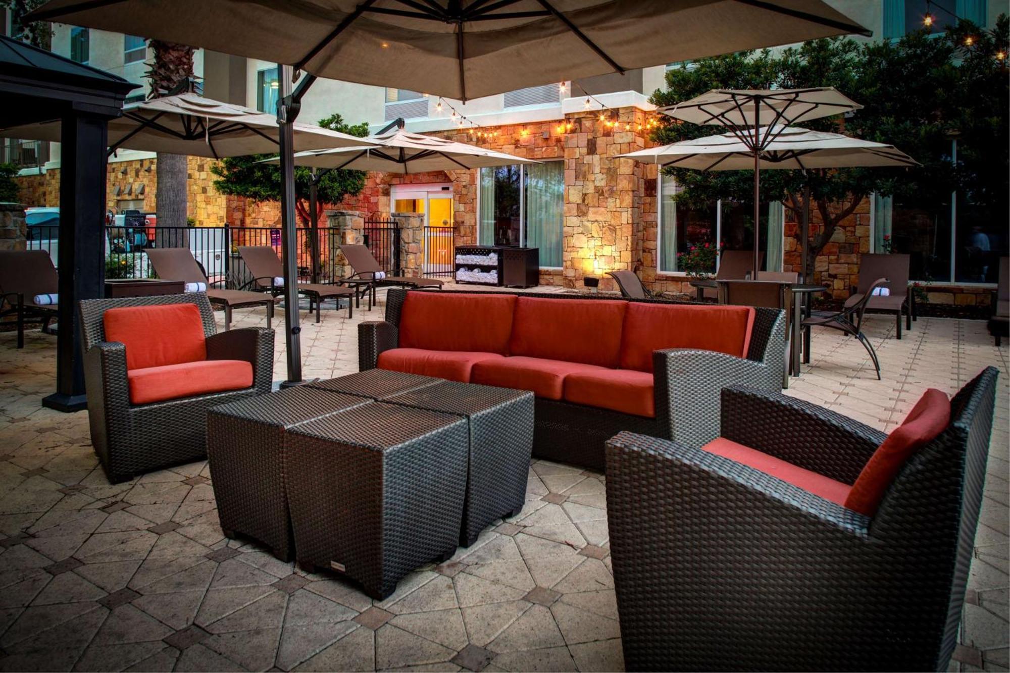 Hampton Inn & Suites Берне Экстерьер фото